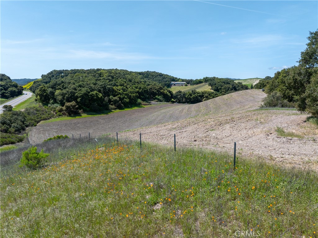 2925 Oakdale Rd, Paso Robles, CA 93446