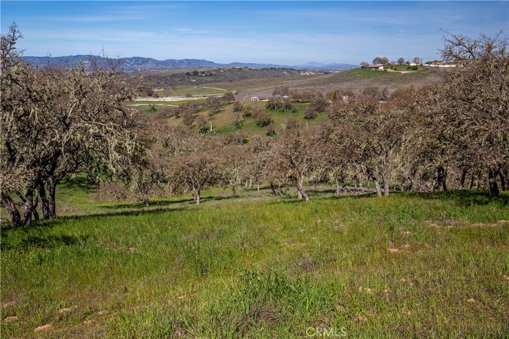 930 Windwood Rd, Paso Robles, CA 93446