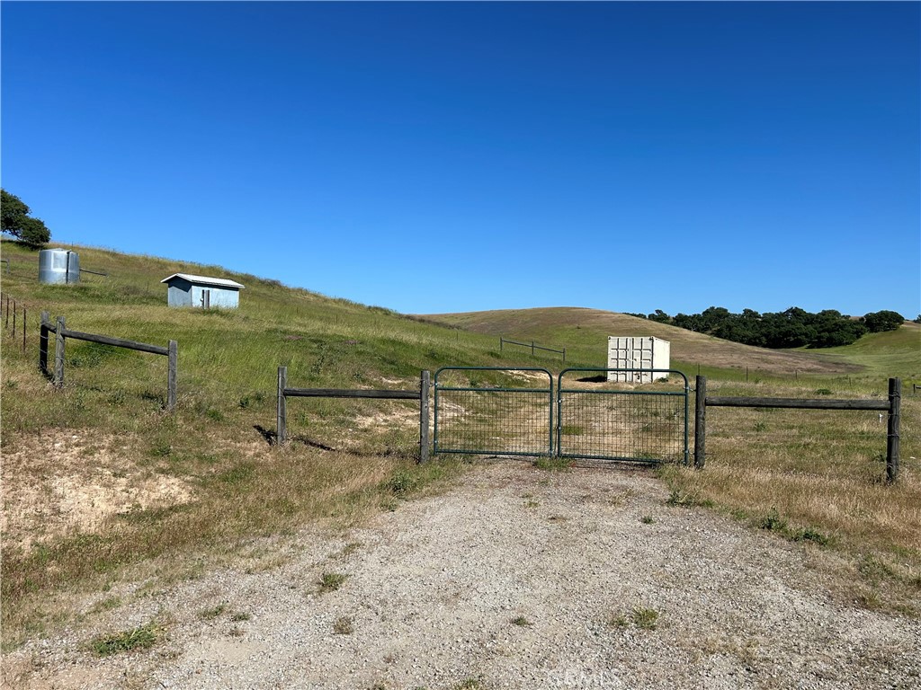 1975 Hidden Acre Ln, Paso Robles, CA 93446