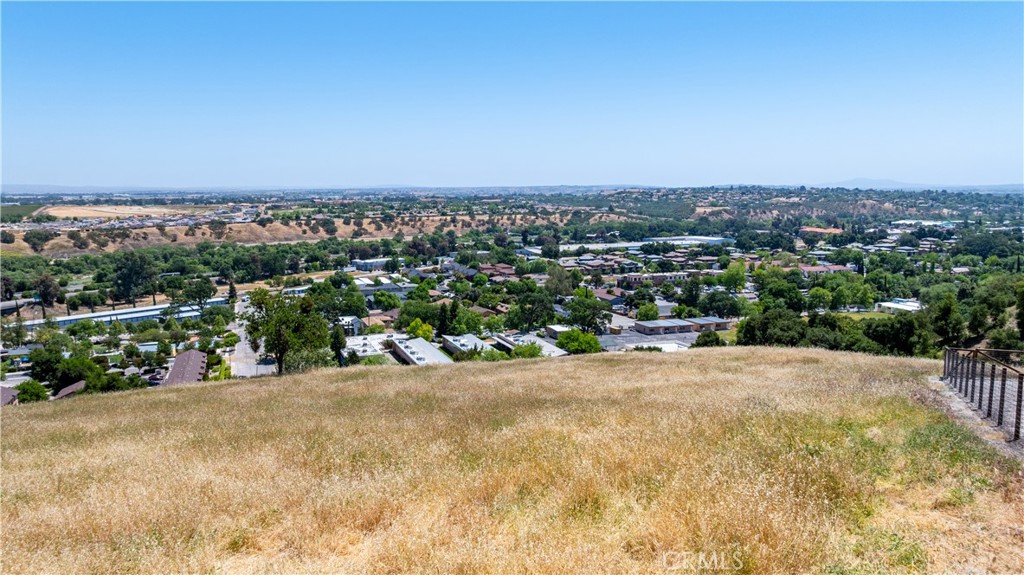 437 Calle Alto St, Paso Robles, CA 93446