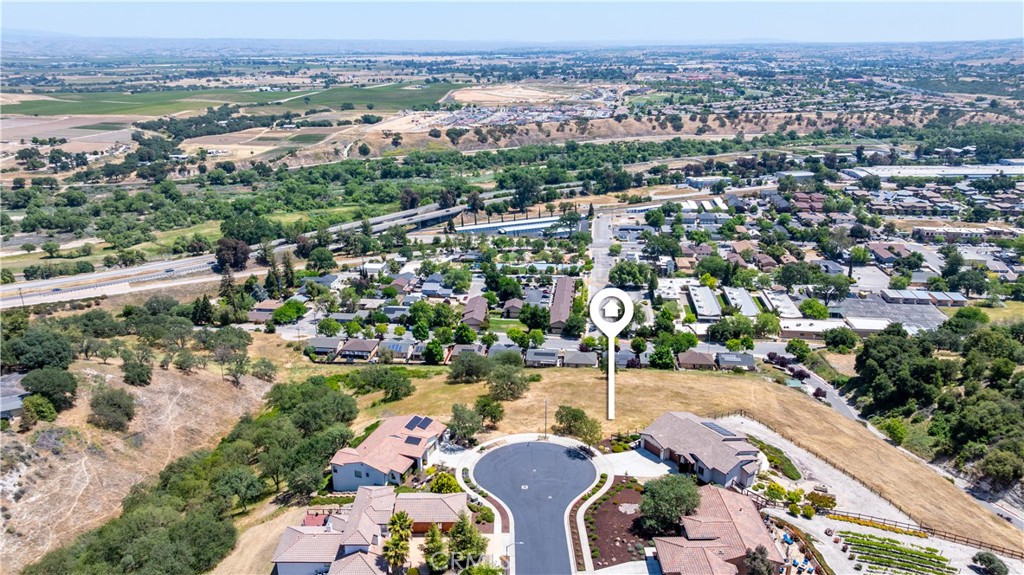 437 Calle Alto St, Paso Robles, CA 93446