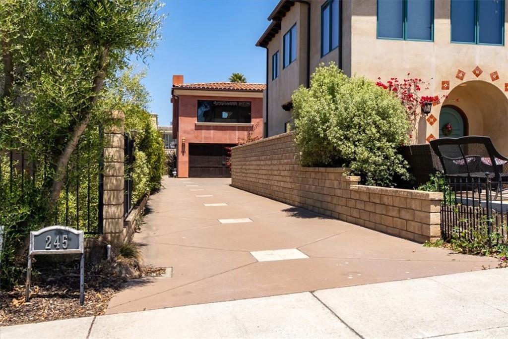 245 Driftwood St, Morro Bay, CA 93442