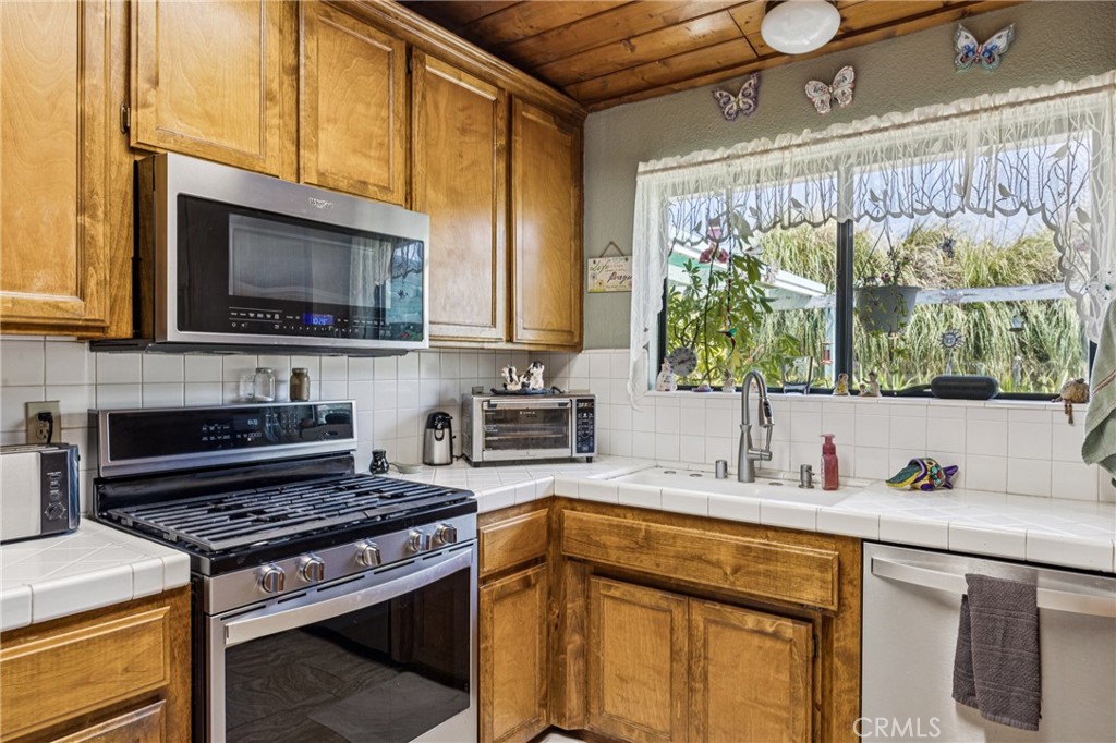 7050 Shale Rock Rd, Paso Robles, CA 93446