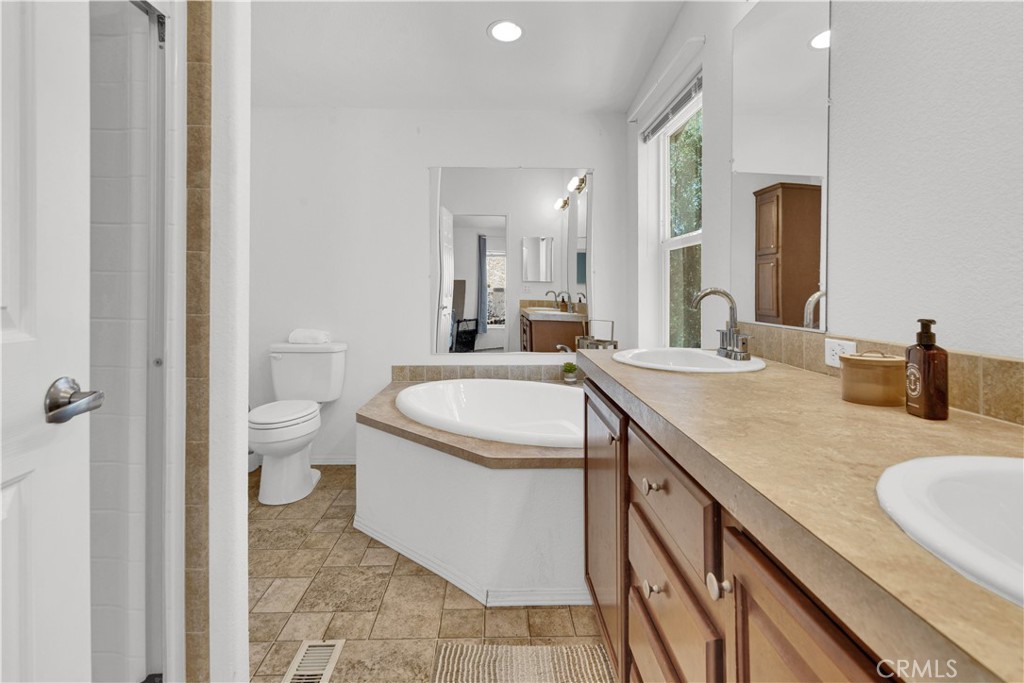 11011 S Shore Dr, Paso Robles, CA 93446