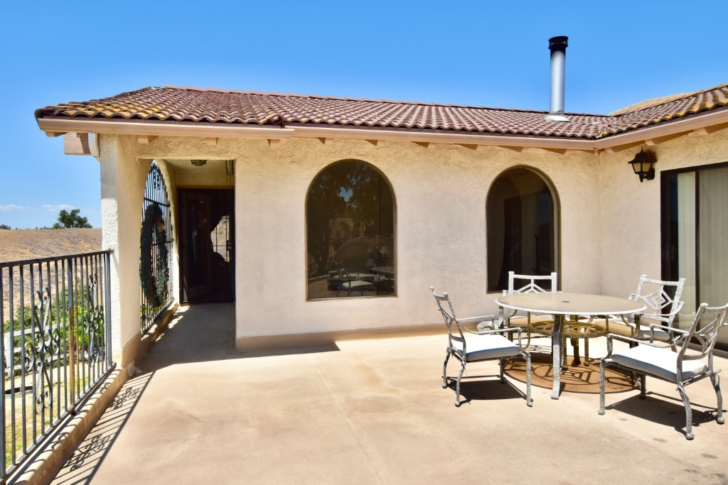 1924 Surrey Way, Paso Robles, CA 93446