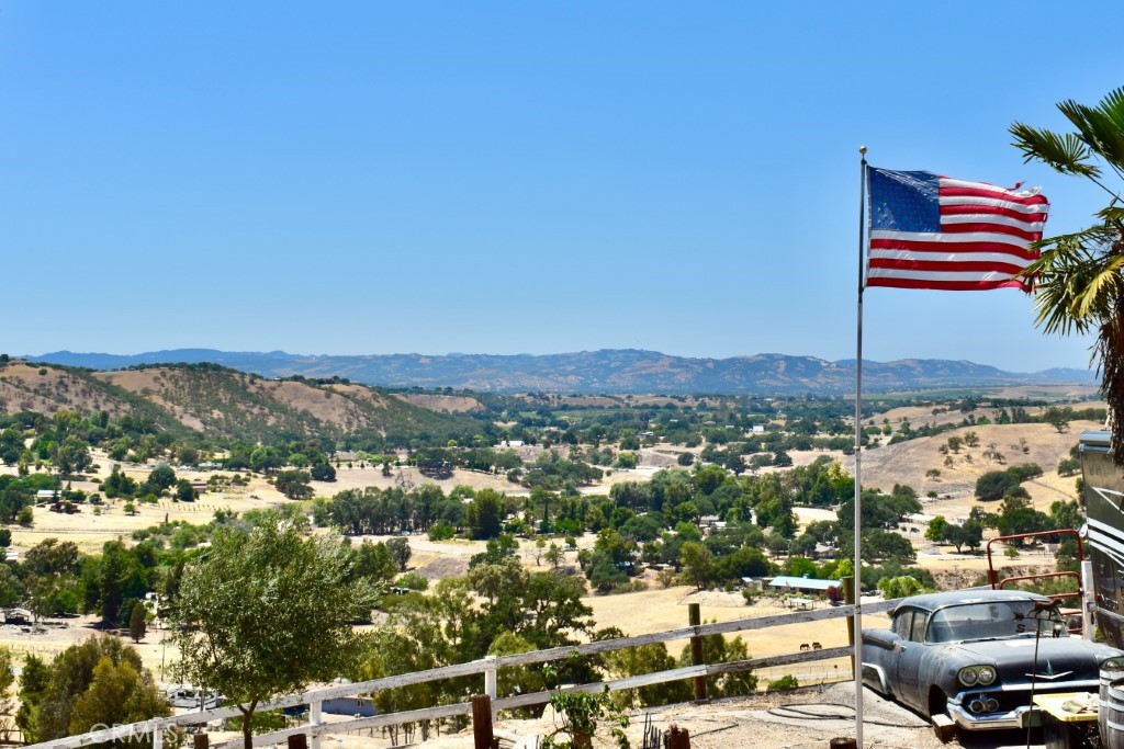 1924 Surrey Way, Paso Robles, CA 93446