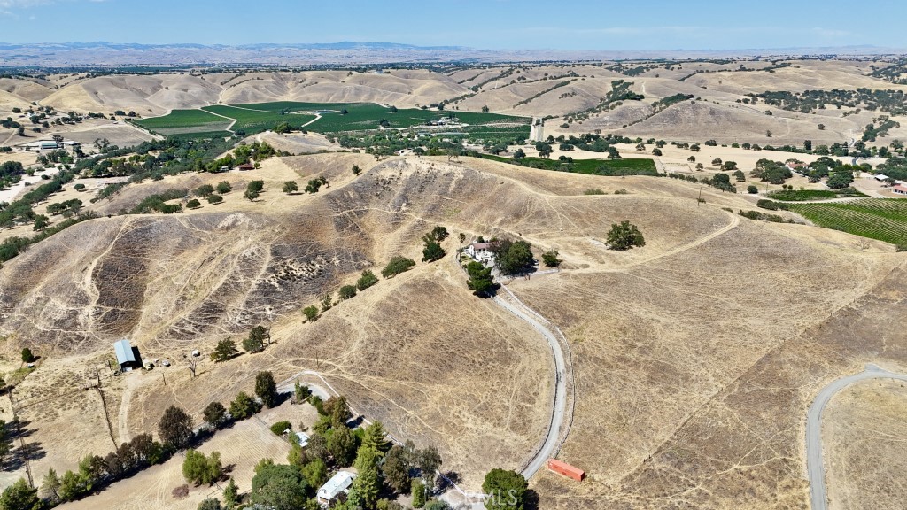 1924 Surrey Way, Paso Robles, CA 93446