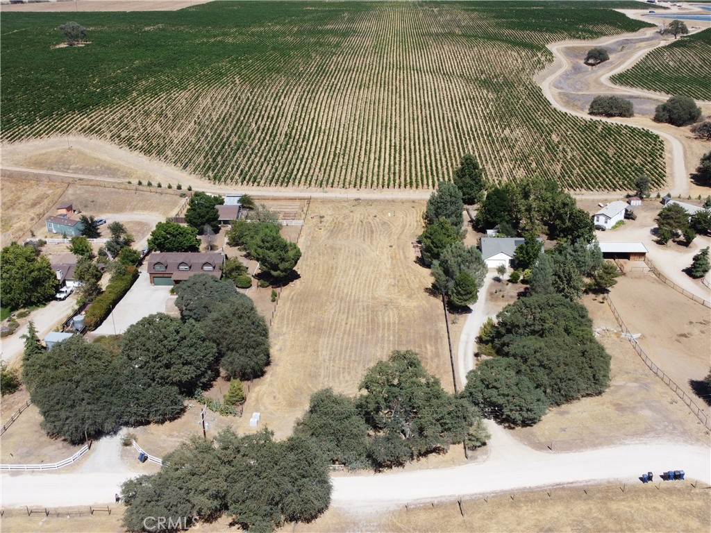 5710 Fa-Rousse Way, Paso Robles, CA 93446