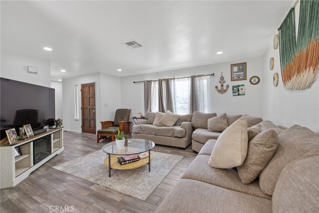 1911 W Vine St, Visalia, CA 93277