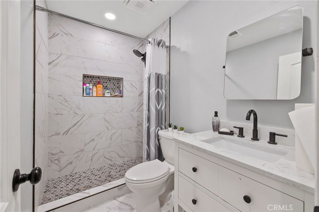 1911 W Vine St, Visalia, CA 93277