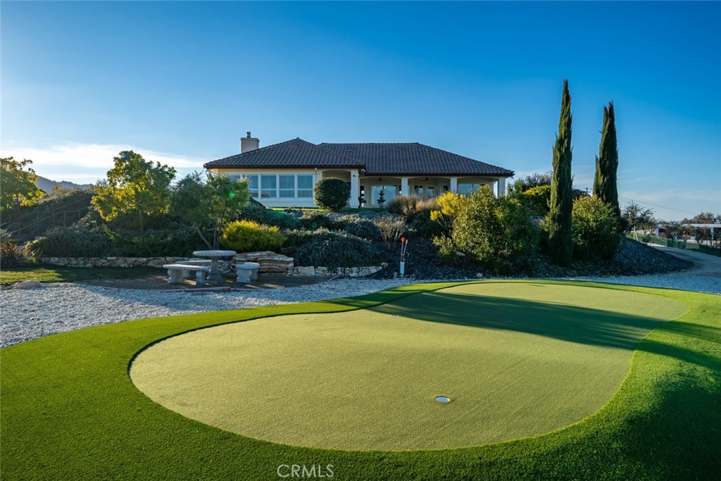 5495 Vista Serrano, Paso Robles, CA 93446