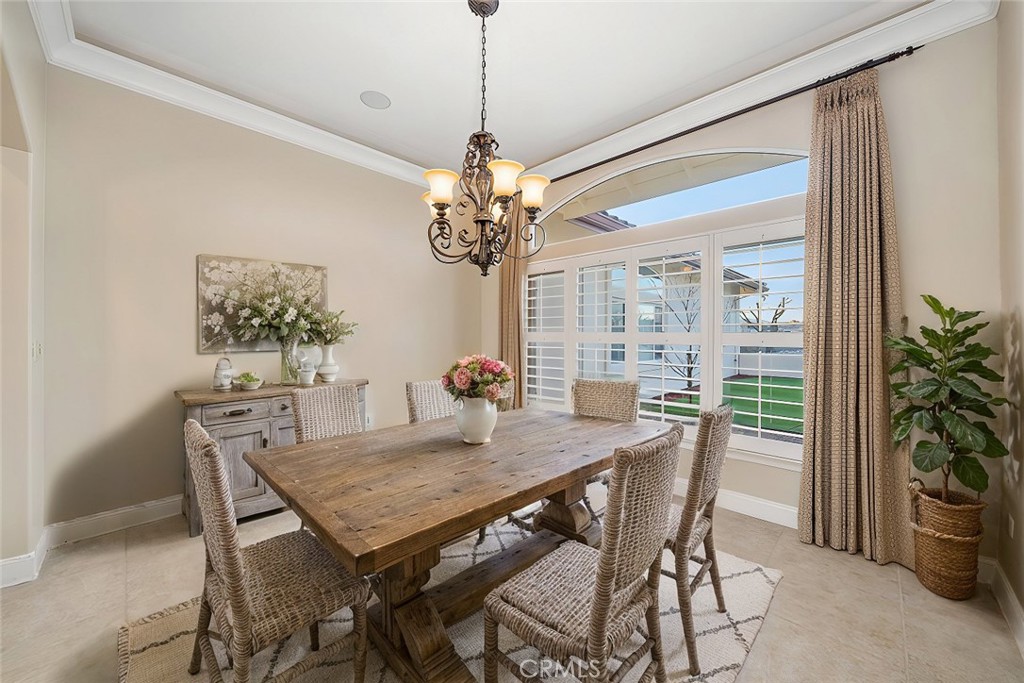 5495 Vista Serrano, Paso Robles, CA 93446