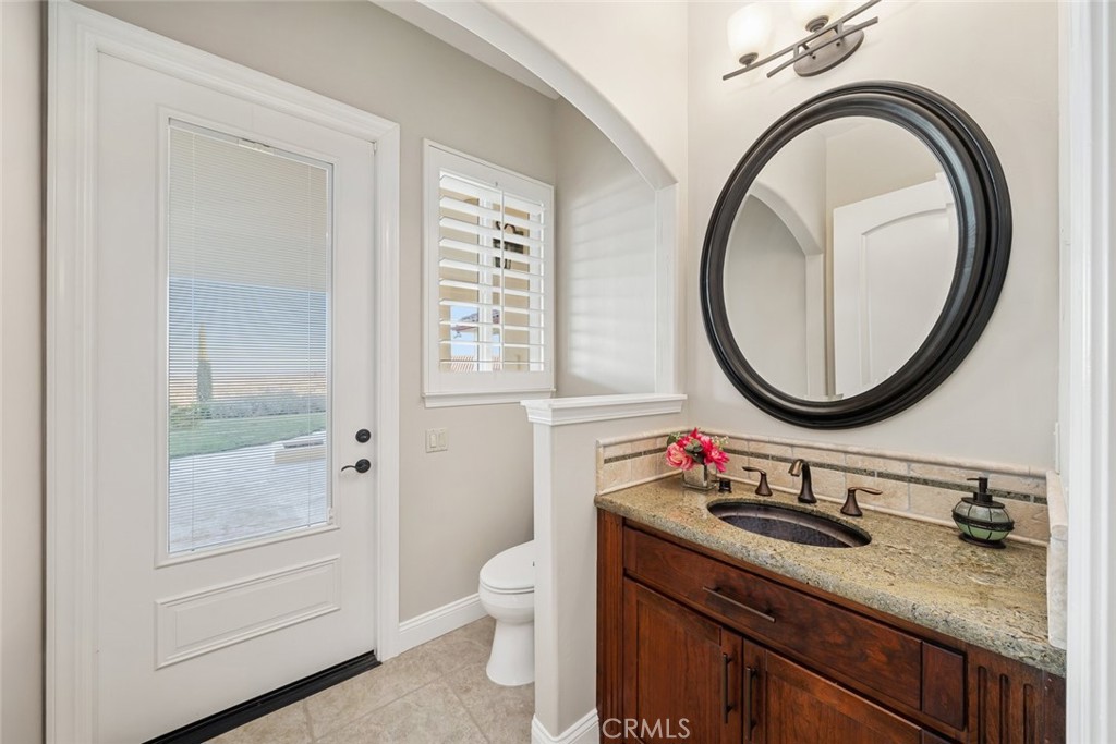 5495 Vista Serrano, Paso Robles, CA 93446