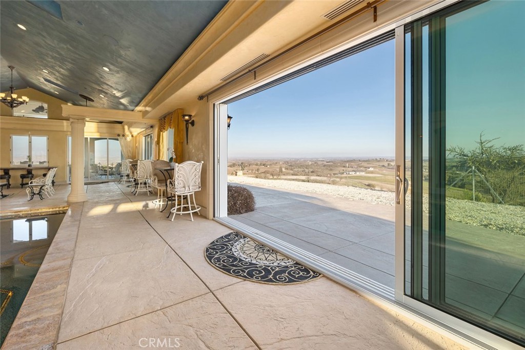 5495 Vista Serrano, Paso Robles, CA 93446