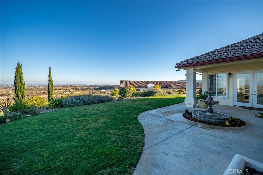 5495 Vista Serrano, Paso Robles, CA 93446