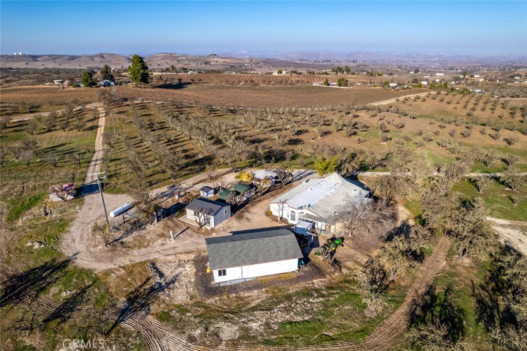 5495 Vista Serrano, Paso Robles, CA 93446