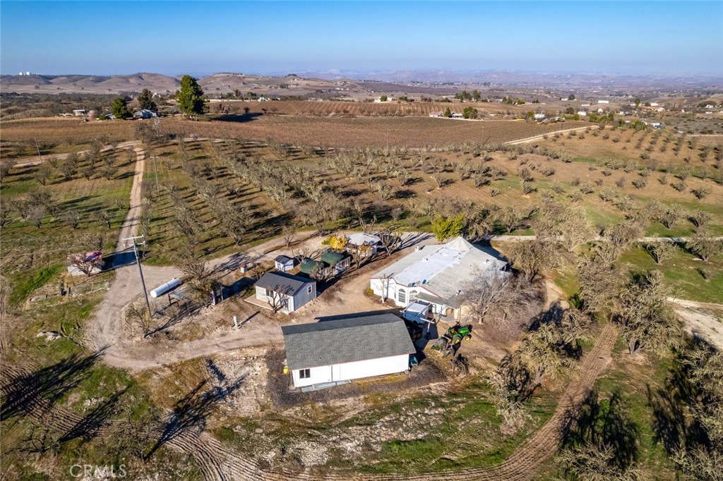 5495 Vista Serrano, Paso Robles, CA 93446