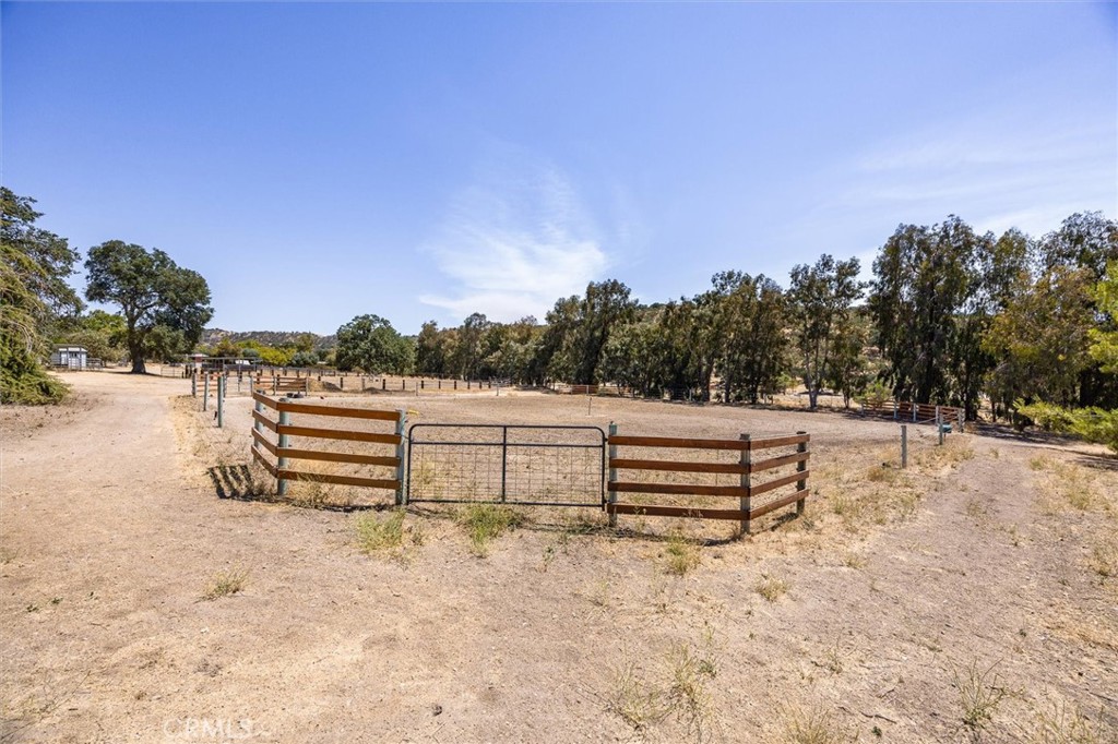 5625 Linne Rd, Paso Robles, CA 93446