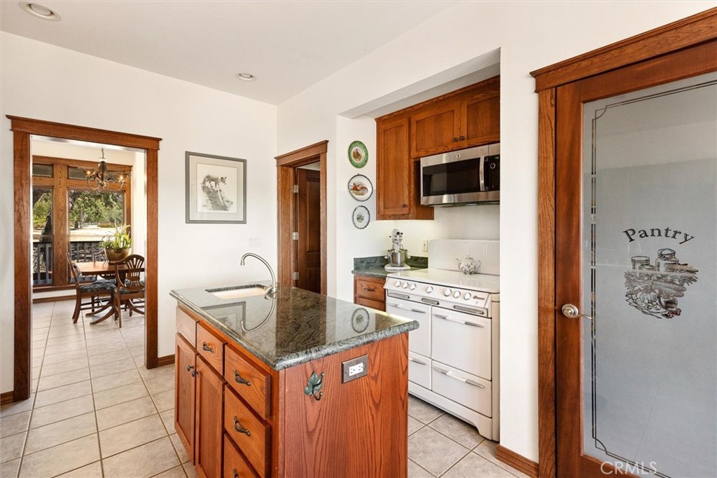 5625 Linne Rd, Paso Robles, CA 93446