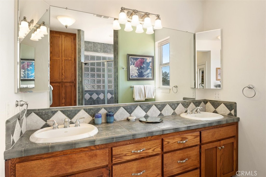 5625 Linne Rd, Paso Robles, CA 93446