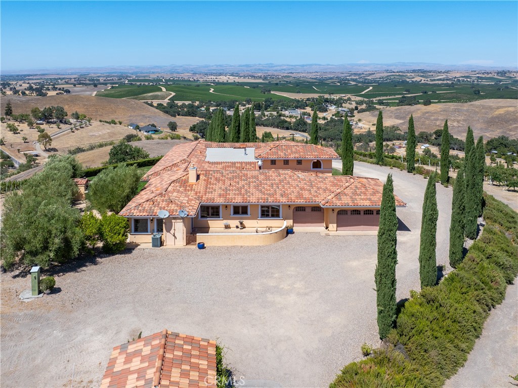 725 Spring Creek Way, Templeton, CA 93465