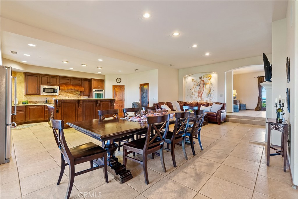 725 Spring Creek Way, Templeton, CA 93465