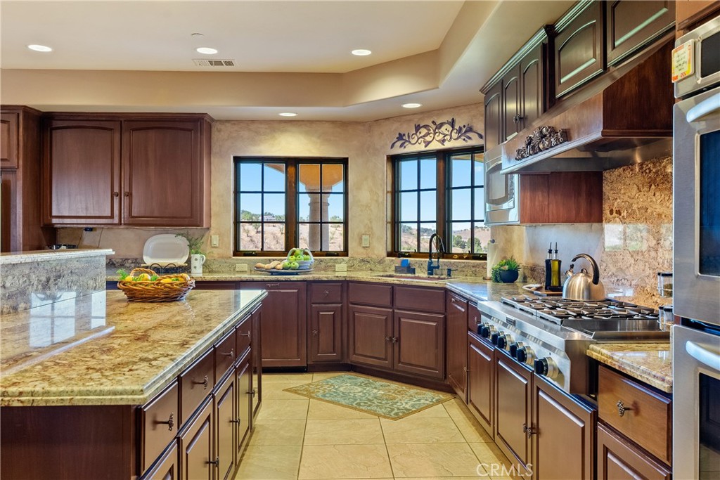 725 Spring Creek Way, Templeton, CA 93465