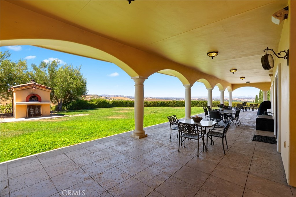 725 Spring Creek Way, Templeton, CA 93465