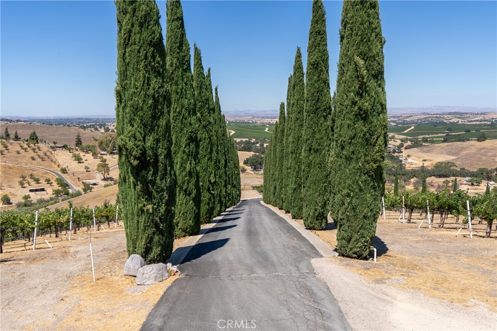 725 Spring Creek Way, Templeton, CA 93465