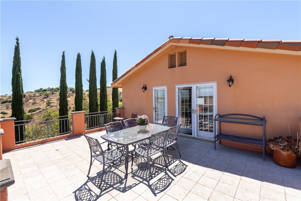 725 Spring Creek Way, Templeton, CA 93465