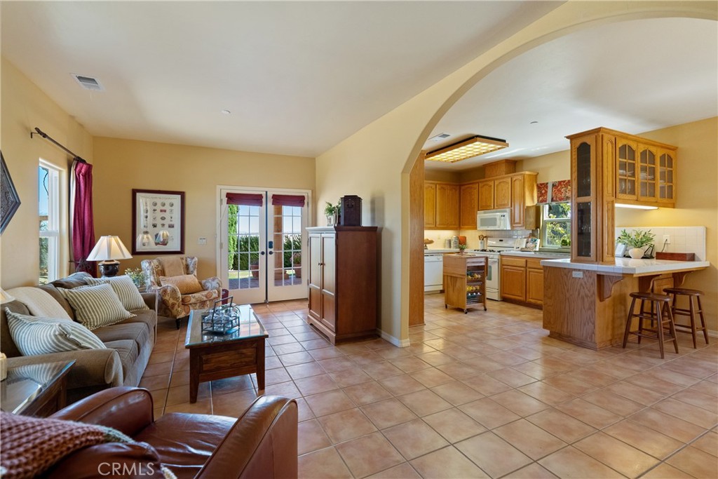 725 Spring Creek Way, Templeton, CA 93465