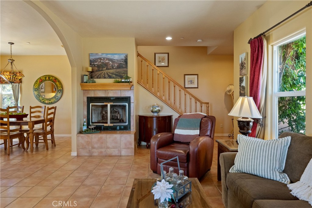 725 Spring Creek Way, Templeton, CA 93465