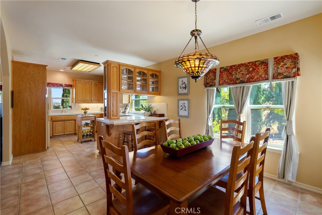 725 Spring Creek Way, Templeton, CA 93465