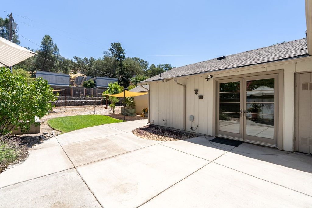 144 12th St, Paso Robles, CA 93446