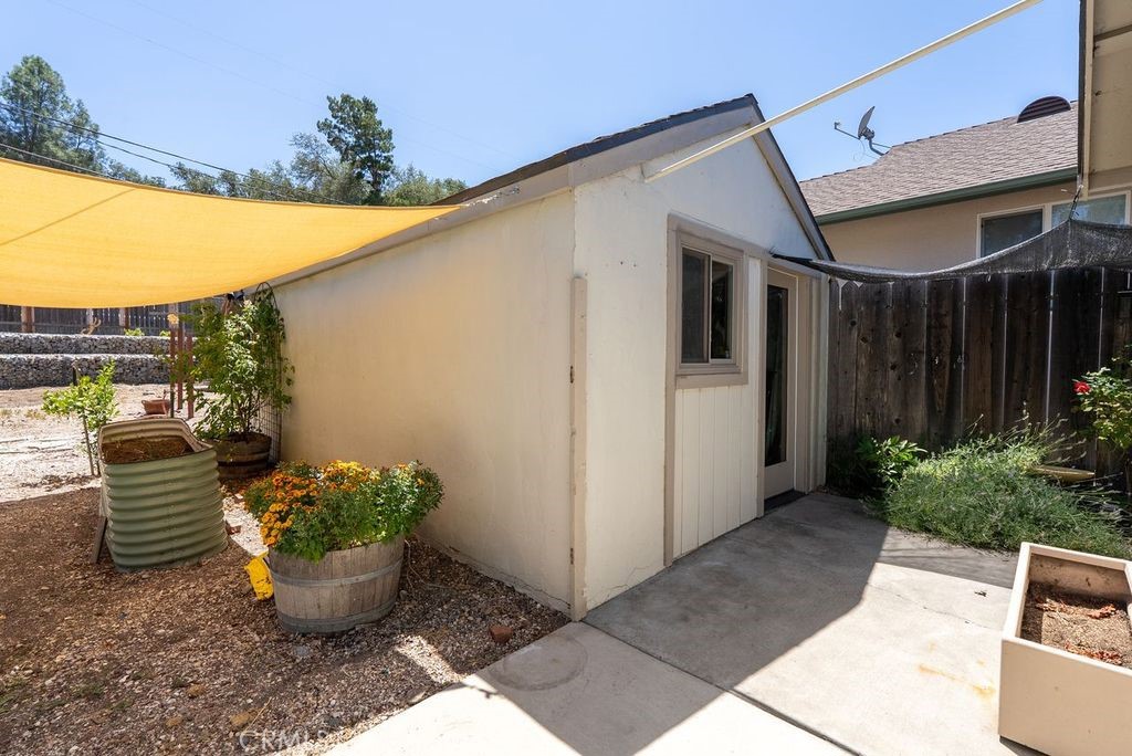 144 12th St, Paso Robles, CA 93446