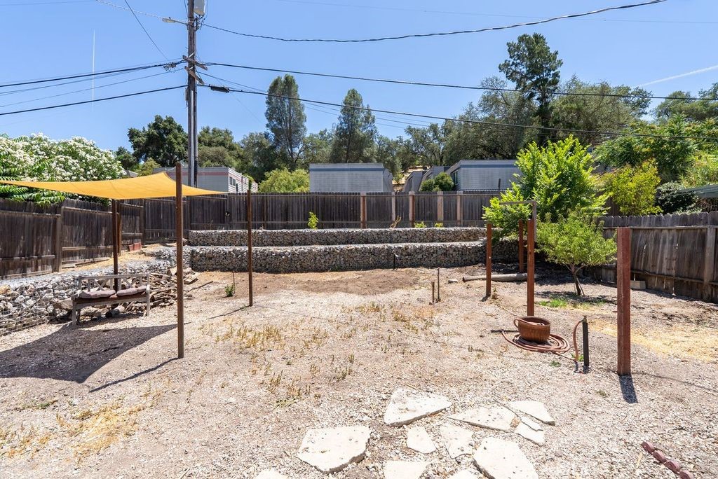 144 12th St, Paso Robles, CA 93446