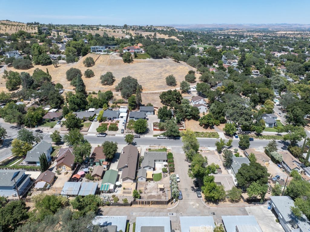 144 12th St, Paso Robles, CA 93446