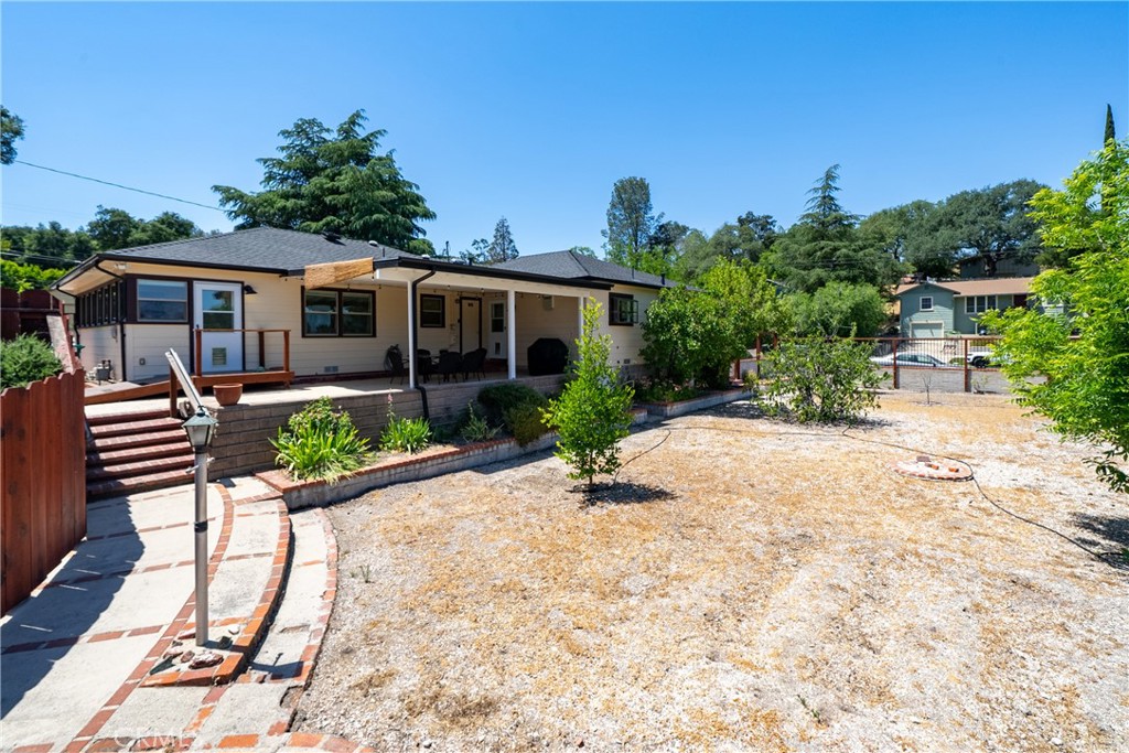 204 18th St, Paso Robles, CA 93446