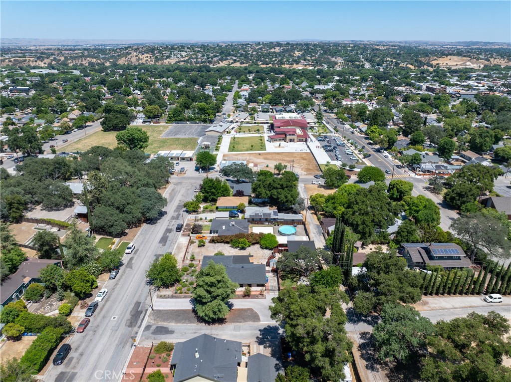 204 18th St, Paso Robles, CA 93446