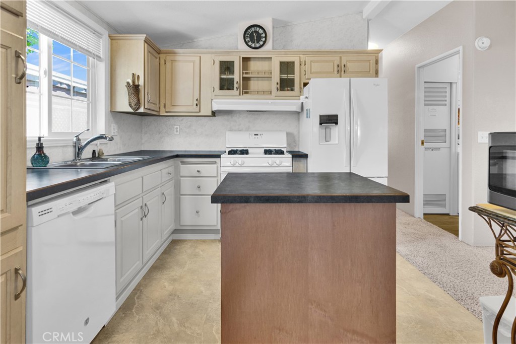 1215 El Camino Real #61, Atascadero, CA 93422