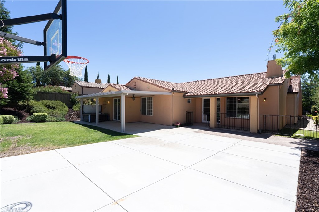 959 Vista Cerro Dr, Paso Robles, CA 93446