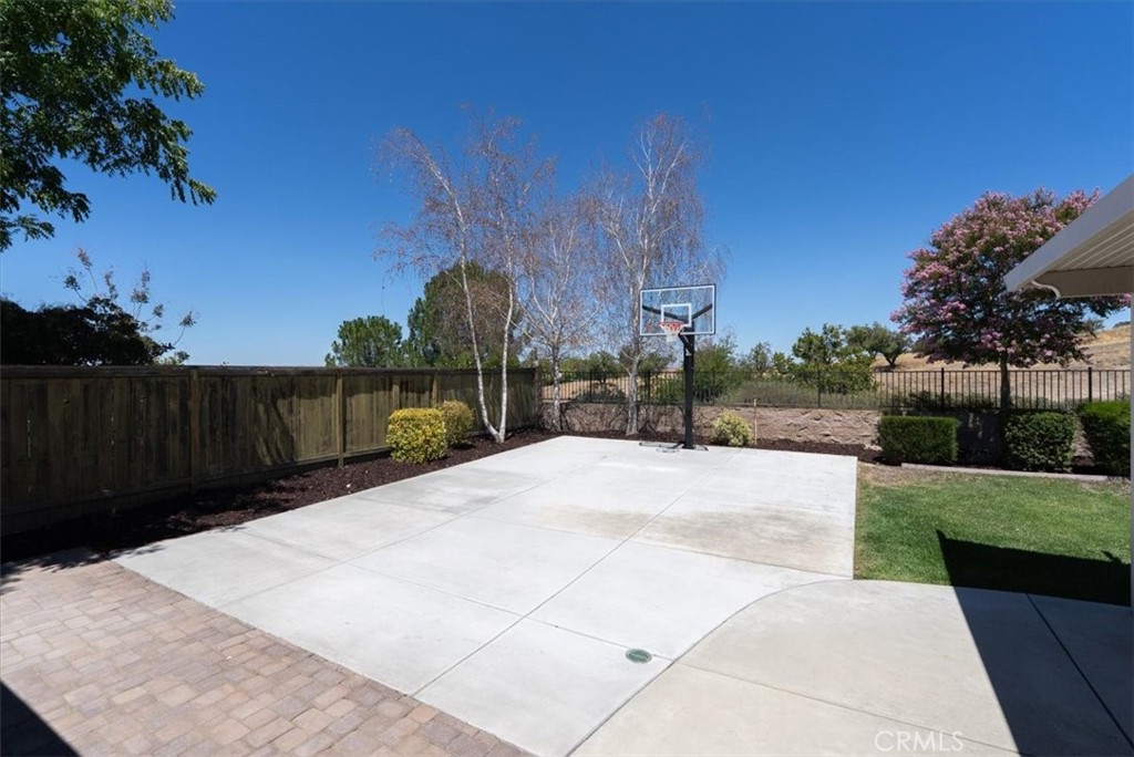 959 Vista Cerro Dr, Paso Robles, CA 93446