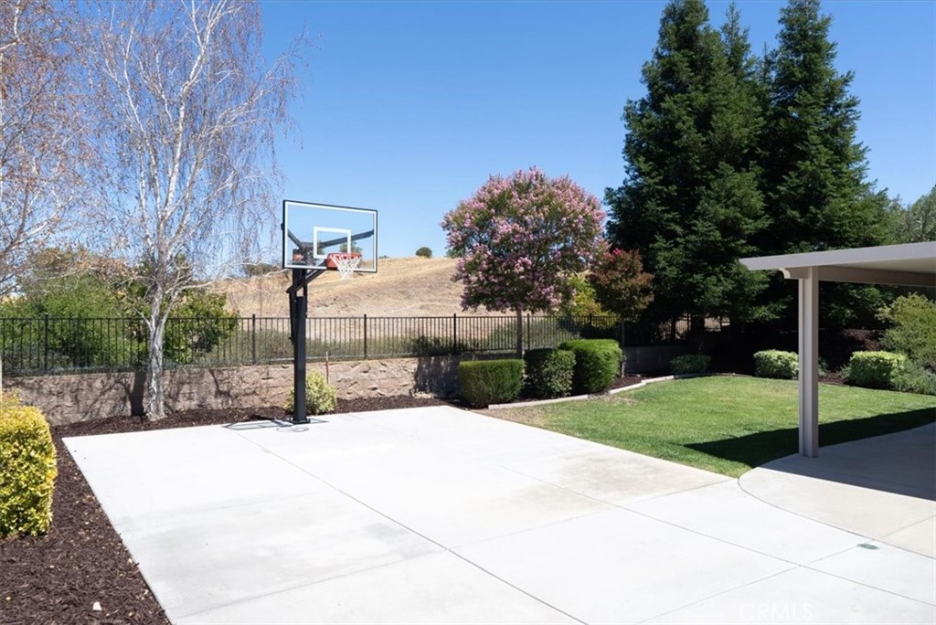 959 Vista Cerro Dr, Paso Robles, CA 93446