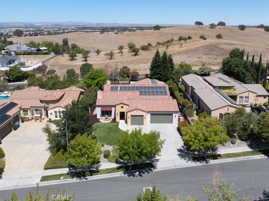 959 Vista Cerro Dr, Paso Robles, CA 93446