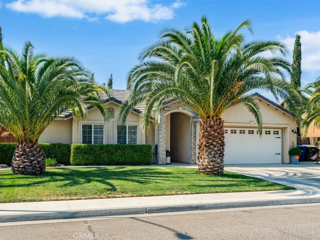 104 W Mariposa St, Avenal, CA 93204