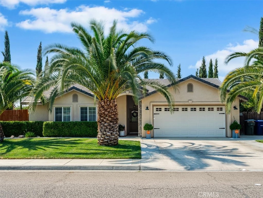 104 W Mariposa St, Avenal, CA 93204