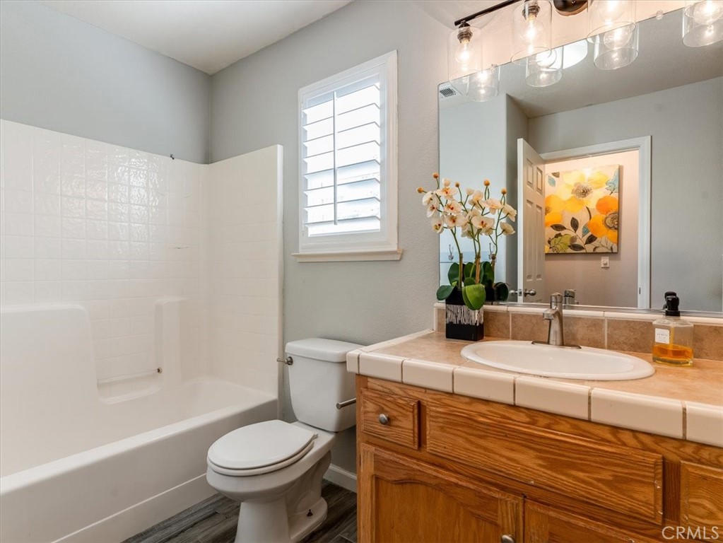 104 W Mariposa St, Avenal, CA 93204