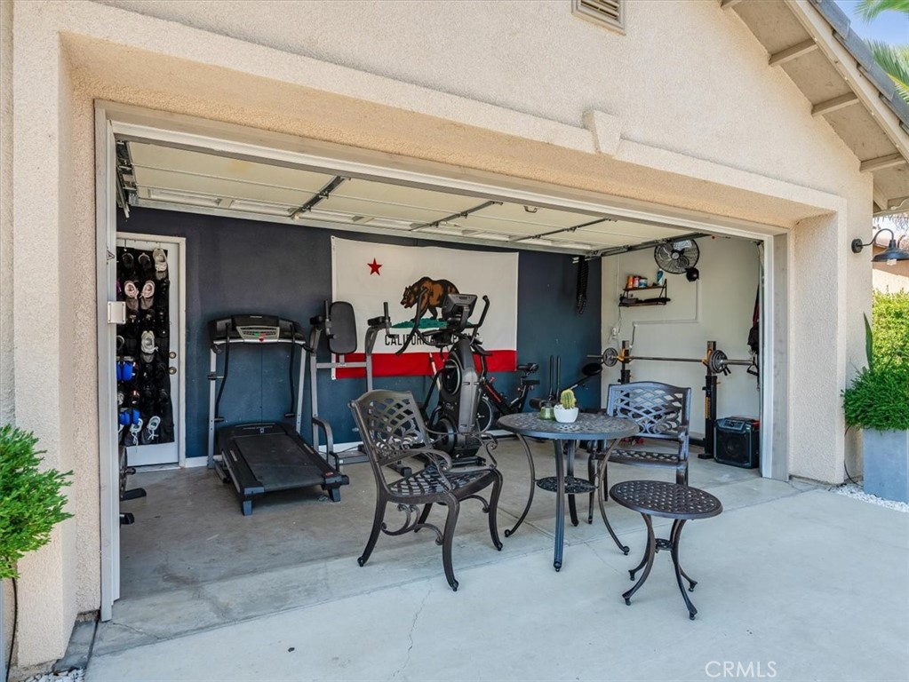 104 W Mariposa St, Avenal, CA 93204