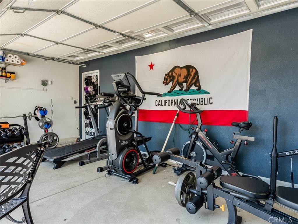 104 W Mariposa St, Avenal, CA 93204