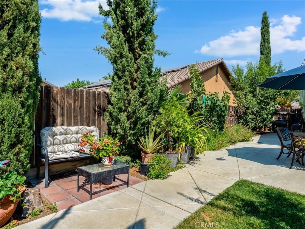 104 W Mariposa St, Avenal, CA 93204
